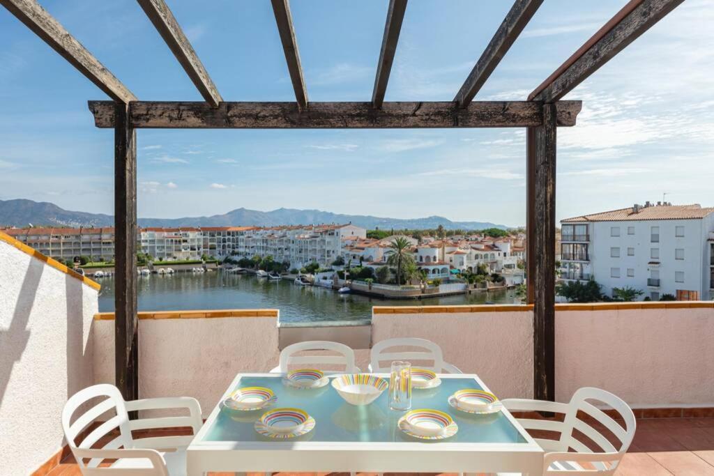 Flateli Empuriabrava Apartment Exterior foto