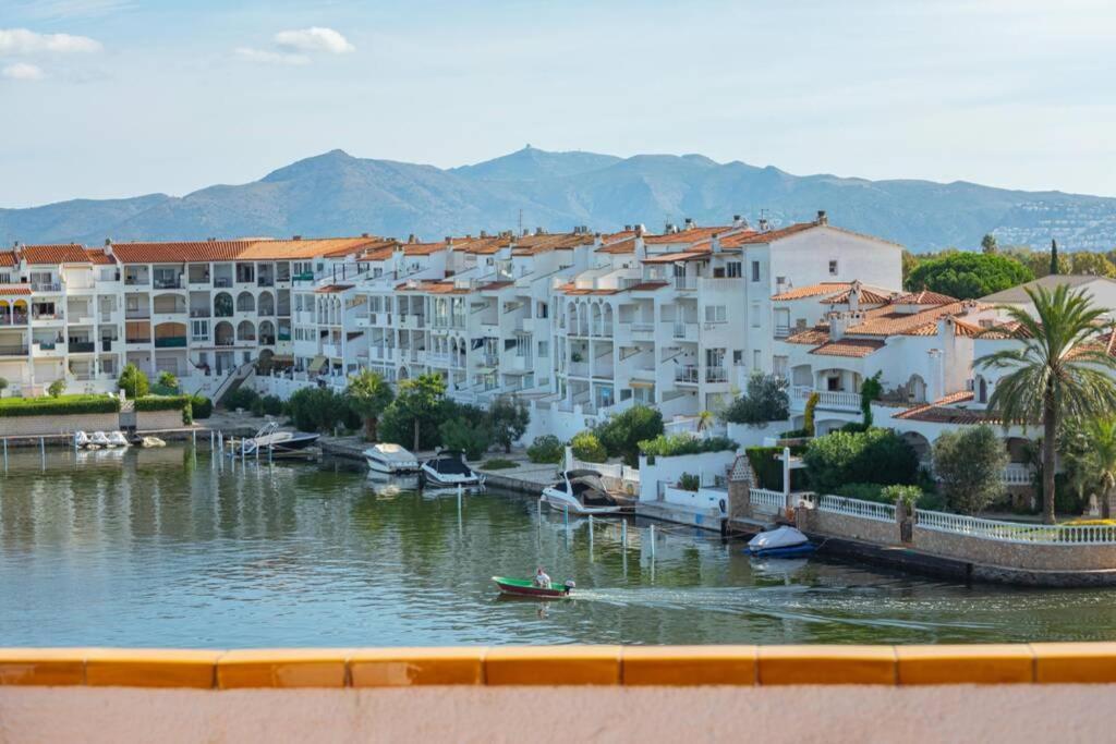Flateli Empuriabrava Apartment Exterior foto