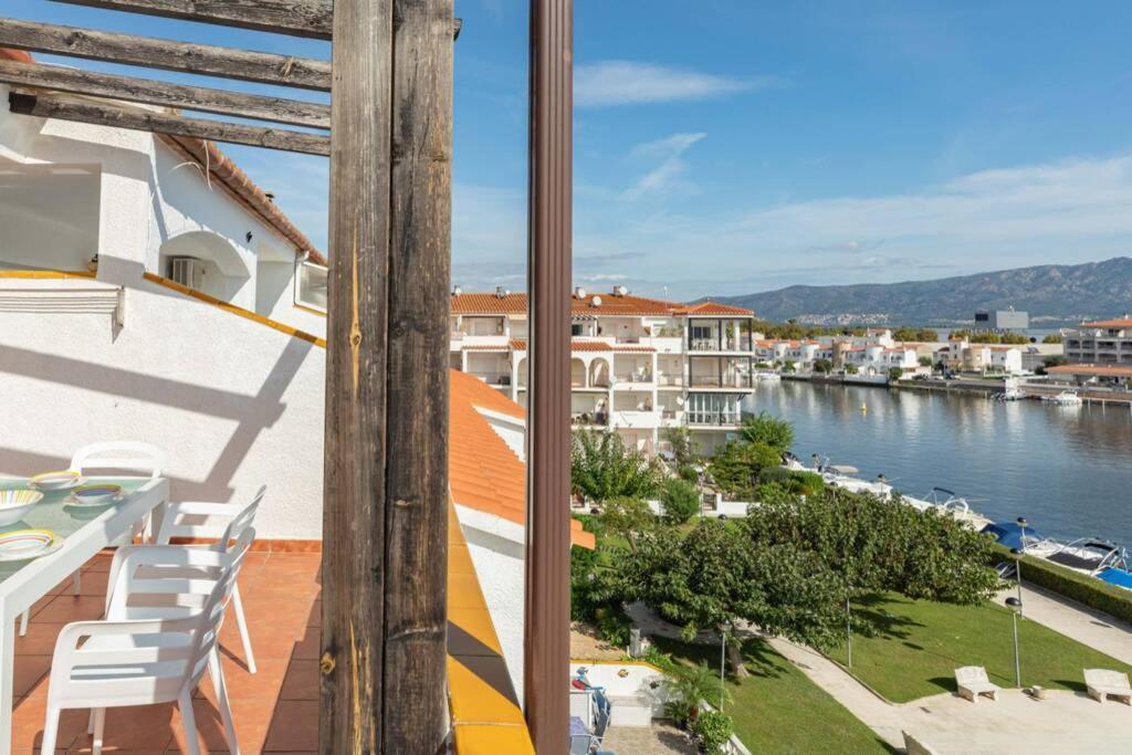 Flateli Empuriabrava Apartment Exterior foto