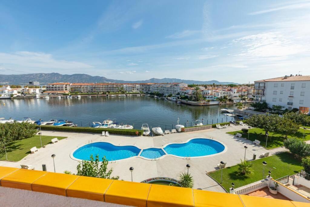 Flateli Empuriabrava Apartment Exterior foto