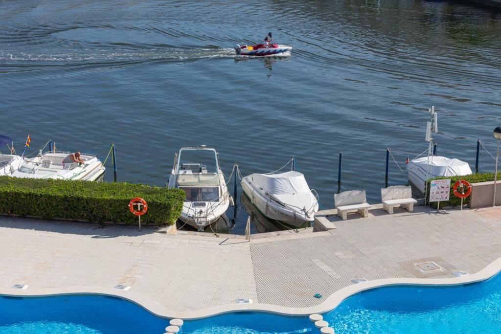 Flateli Empuriabrava Apartment Exterior foto